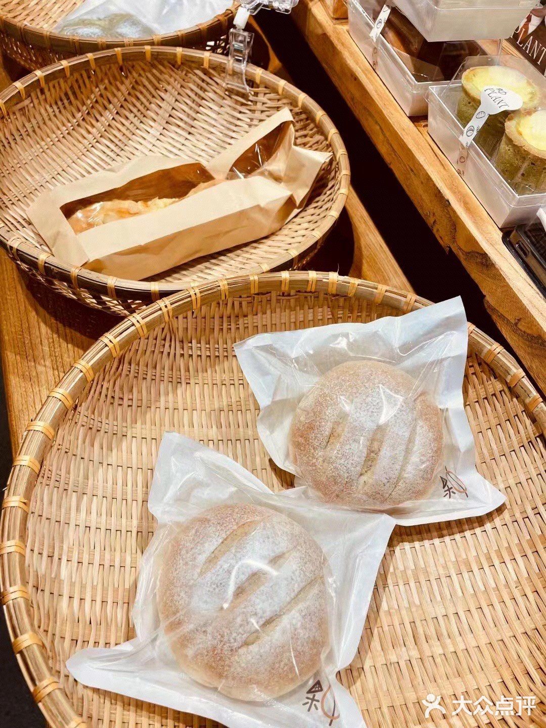 红色🟥！兔子🐰！面包！面包🍞