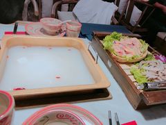 -尚尚仙·酸汤猪手·猪肚鸡火锅(华联万柳购物中心店)