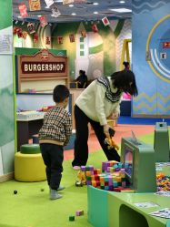 -莫莉幻想儿童乐园(北京金隅嘉品店)