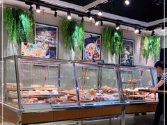 面包甜点陈列柜-巴黎贝甜(五月花广场店)