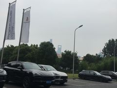 -陆家嘴金融服务广场