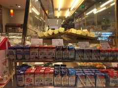 面包甜点陈列柜-Ole 面包房(华润万象城店)