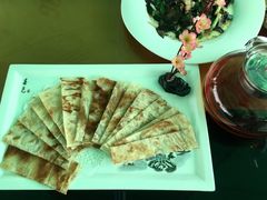 春饼-乡村馕坑肉·烧烤·新疆菜·本地人更爱吃(阿勒泰首店)