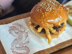 薯条汉堡-悠航SLOWBOAT(三里屯店)