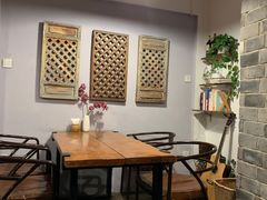 -蓝壁虎咖啡酒馆