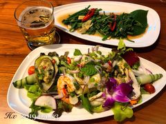 -Chom Cafe and Restaurant