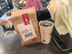 -麦当劳(上海虹桥站30B检票口楼上)