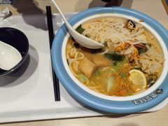 -灵芝妹子海鲜米线(劳动公园店)