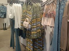 -URBAN REVIVO(上海中庚漫游城店)