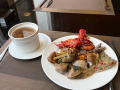 -大中华希尔顿酒店-念自助餐·嗨啤·小龙虾