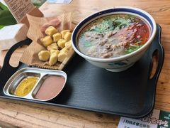 -云阿蛮云南生烫牛肉米线(奉贤路店)