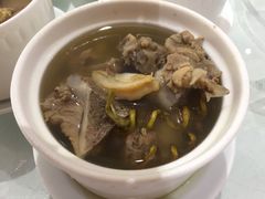石斛煲龙骨汤-德烨酒家