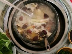 -南渝食府.墨脱石锅松茸鸡