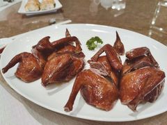脆皮烧乳鸽-御宝轩(益丰·外滩源店)