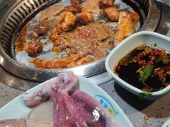 -金滏山烤肉·海鲜·火锅自助餐厅(襄阳万达店)