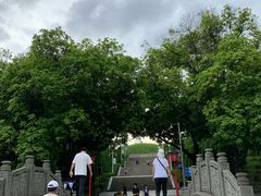 -烈士陵园(地铁站)