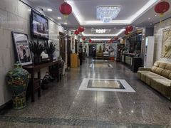 -榕树下海鲜馆(坪山路店)