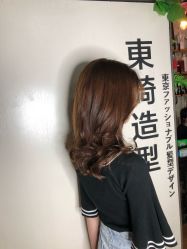 -UN·SAKA 右嗯造型