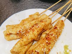 -何妹湿辣牛肉·粤式烧烤砂煲(桂雅路店)