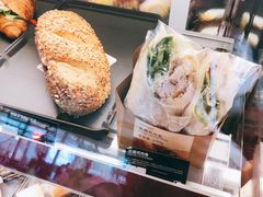 -星巴克臻选(盐城金鹰聚龙湖店)