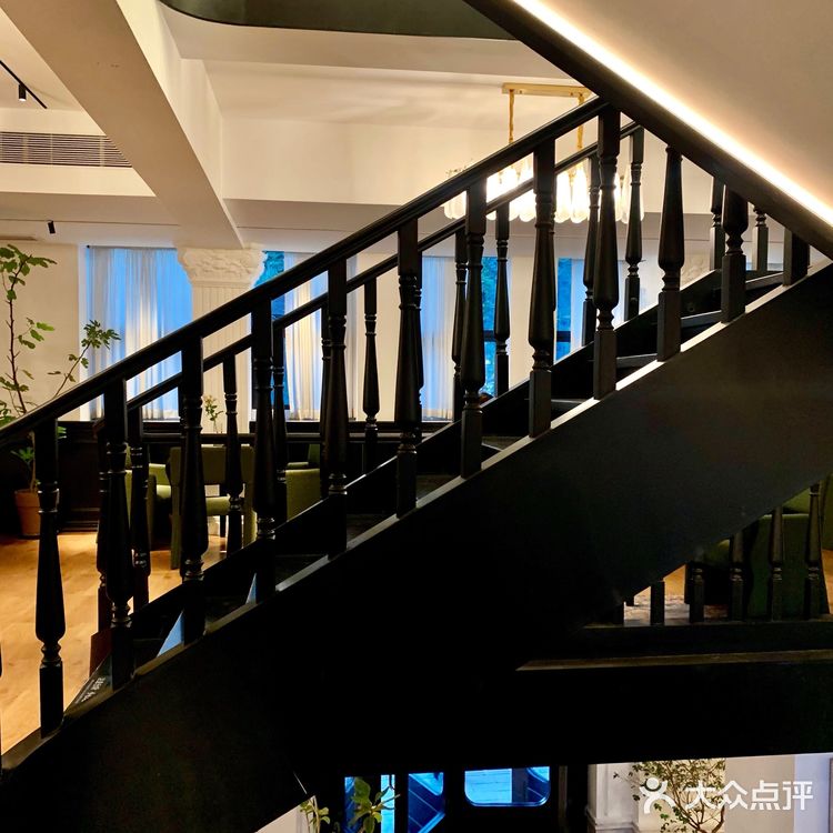 氛围感Top|浪漫优雅完美结合的餐厅