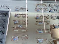 -明月眼镜(三坝店)