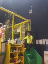 -蹦蹦跳跳(新奥购物中心店)