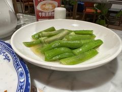 -渝信川菜 · 川味家常菜(财富购物中心店)
