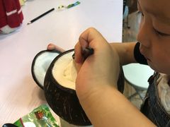 -志龙皇冠吃货椰子铺
