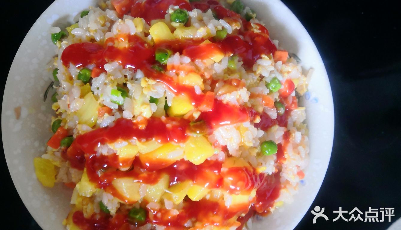 绿豆，一个鸡蛋 配料是：番茄酱，糖，盐