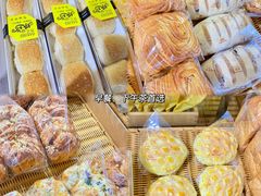 -顶东面包花园·生日蛋糕(世博店)
