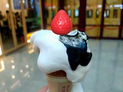 草莓热奶宝-鲜芋仙(太原街万达店)