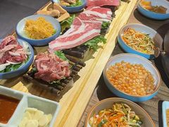 -明洞阿姨·韩式酱蟹烤肉·创意料理(三元桥店)