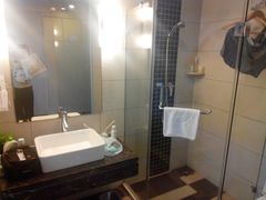 洗浴间-美仑皓晖酒店