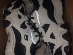 -SKECHERS 斯凯奇(上海国际时尚中心店)