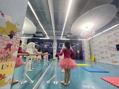 -Isee灰姑娘国际儿童艺术中心(BHGMall店)