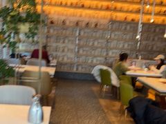 -红樱桃·欢乐餐厅(太原里店)