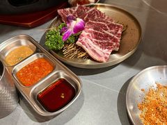-围炉肉舍•炭烤活鳗•丹东海鲜烤肉(步行街店)