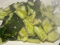 拍黄瓜-石锅坛肉(广场店)