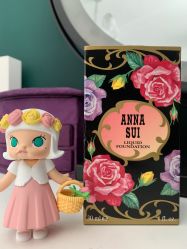 -ANNA SUI