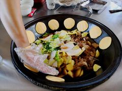 -粘豆包柴火铁锅炖