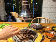 -青瓦炭韩潮烤肉(花园道店)