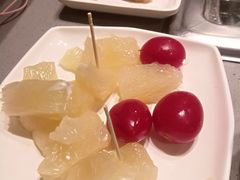 小哥哥手剥柚-海底捞火锅(凯德广场店)