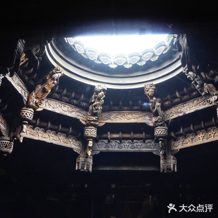 广富林里的一尺花园