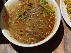 -万记麻辣烫国展总店