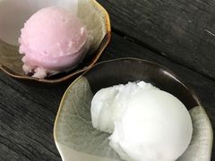 -莓园冰淇淋店