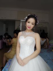 点击看大图 -艾米丽婚纱礼服