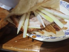 -老天桥酱肉烧饼夹肘子(天桥店)