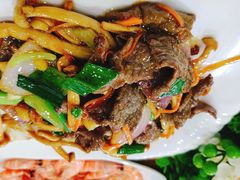 白玉菇炒小黄牛-刘记糟粕醋海鲜烧烤