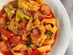 辣汁香肠宽面-A30 BISTRO